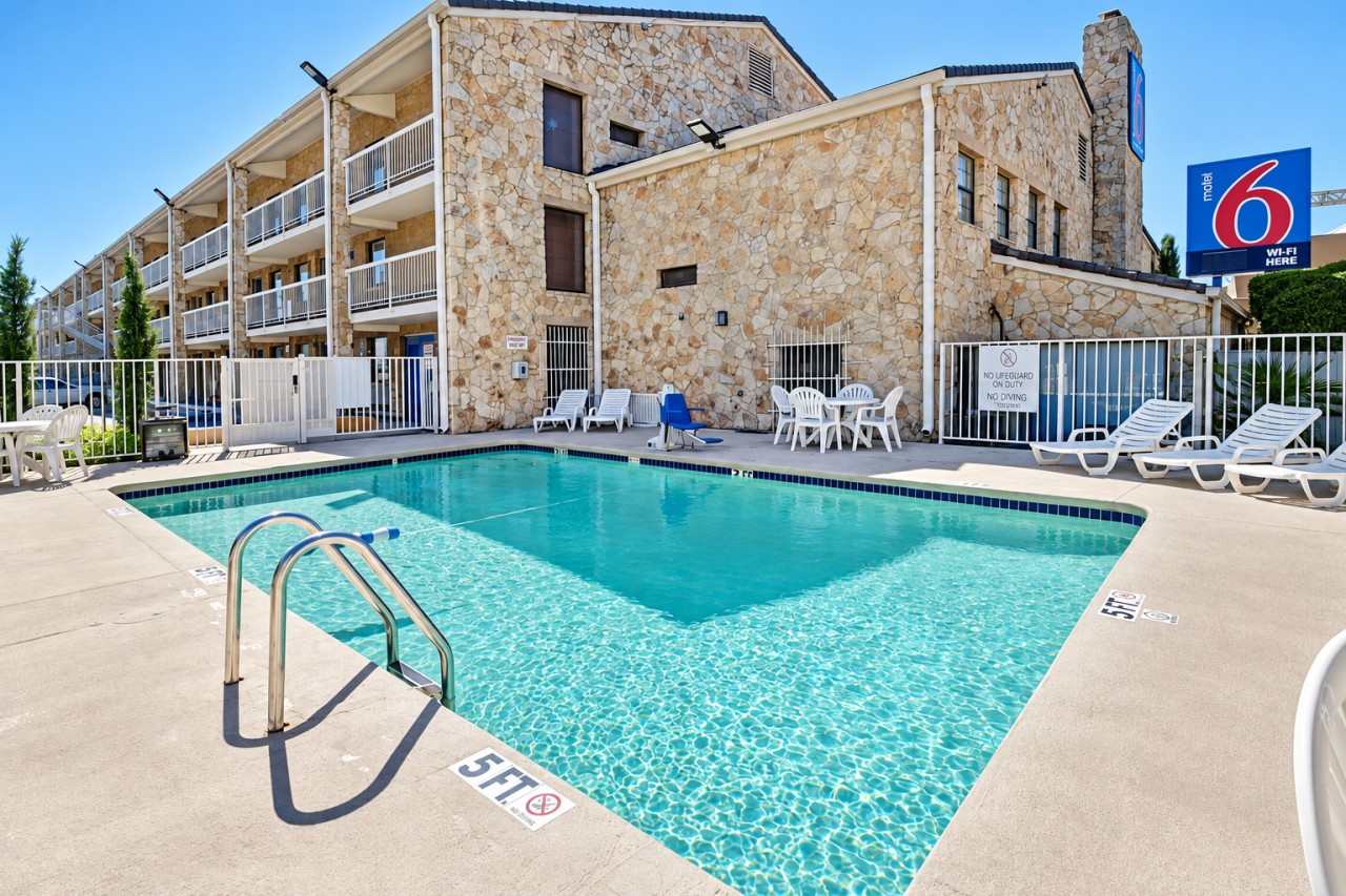 Outdoor Swimming Pool